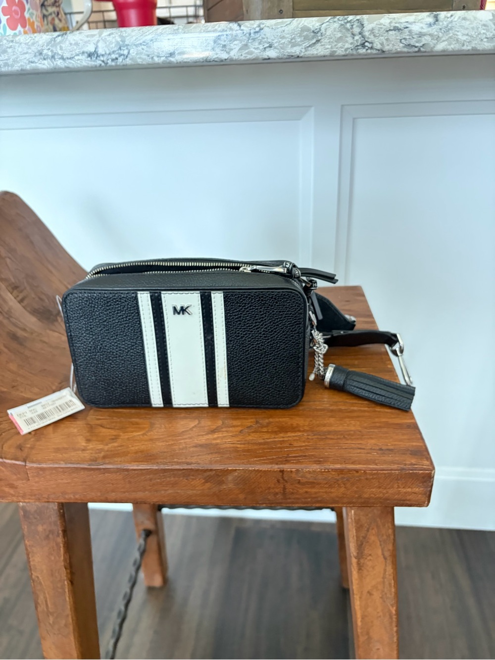 NWT Michael Kors Black and White Pebbled Leather Belt Bag